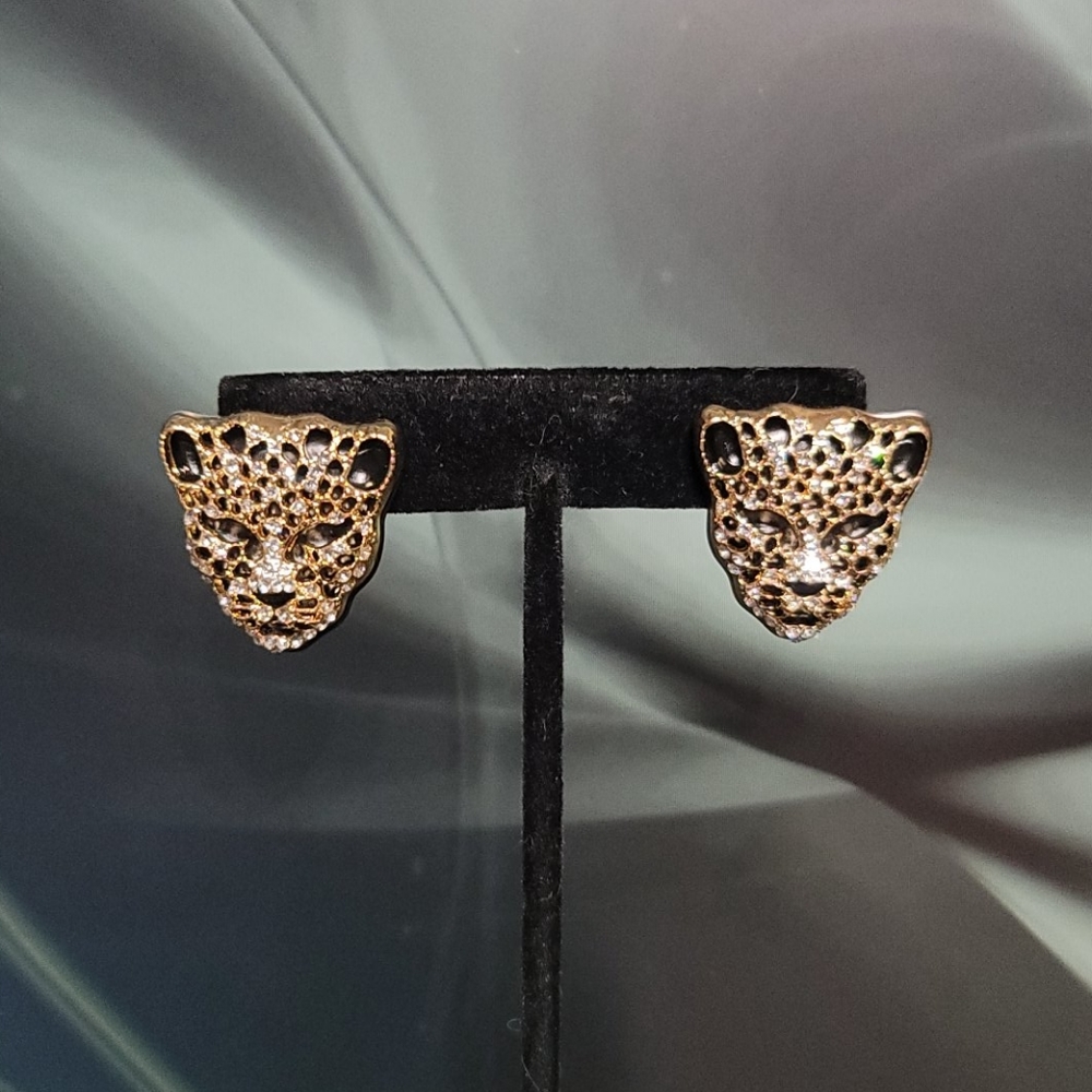 NWT Big Cat Crystal Earrings